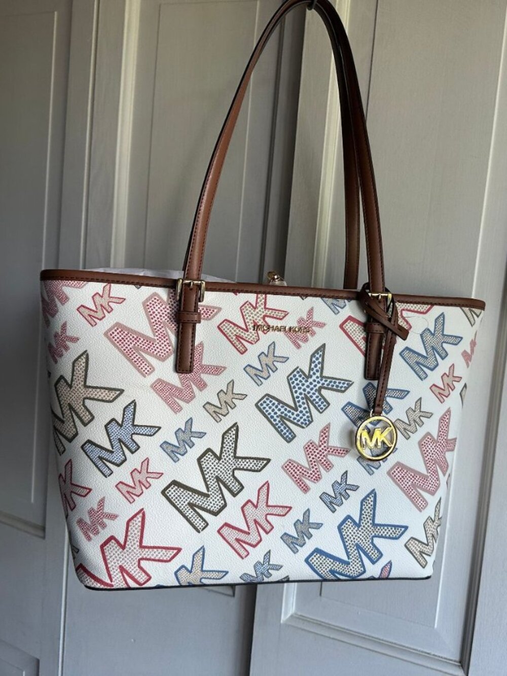 NWT $298 Michael Kors Jet Set Medium Carryall Optic white/Multi Logo Tote